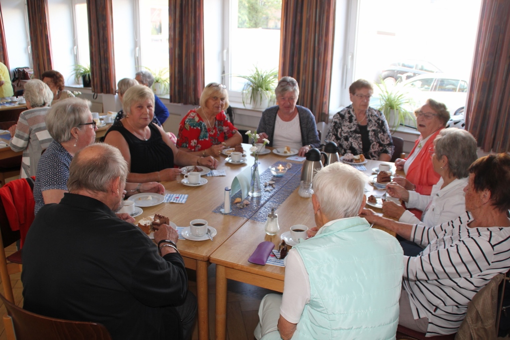 Sonntagstreff mit Astrid Nagelfeld und Team